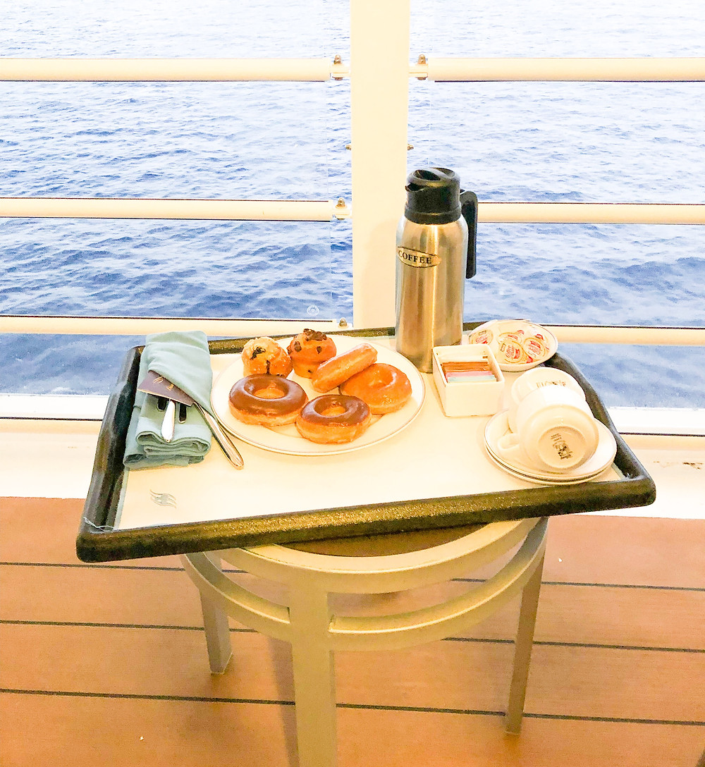dining on a cruise