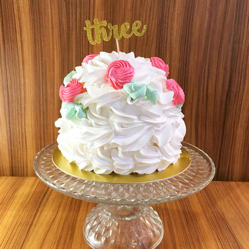 three」ゴールドの紙製ケーキトッパー | SmashCake by PREGO
