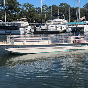 hobo fishing charter boat leaving the shelter cove marina