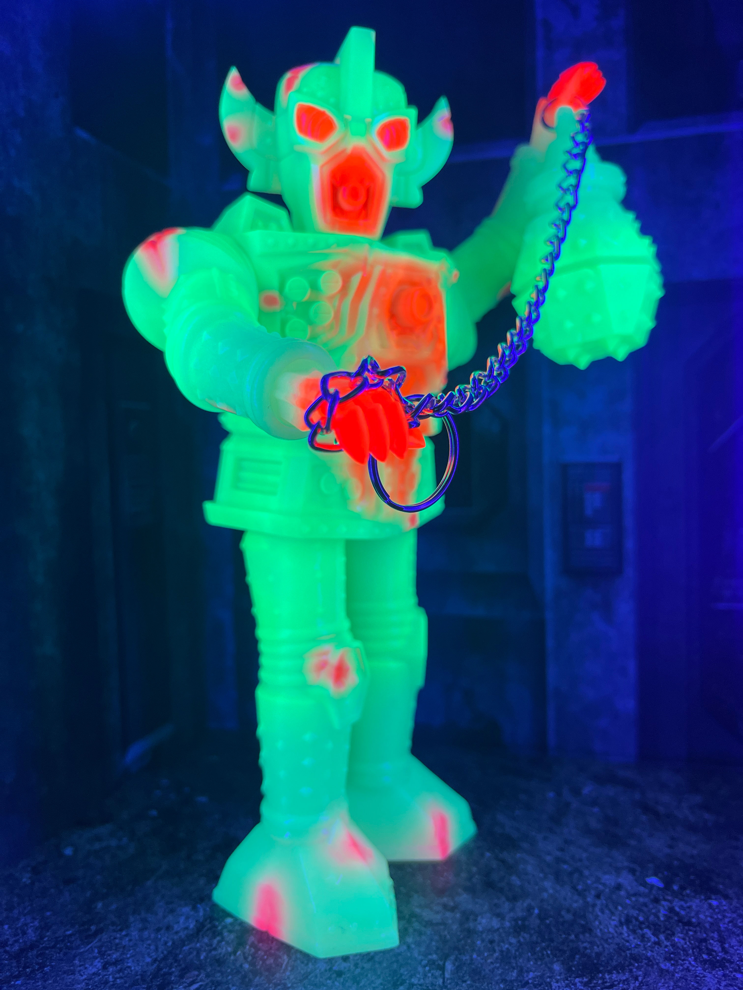 Siege Fortress Iron Creature (Green Glow)