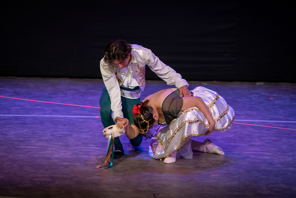 Brisa Almazán: El Cuerpo como Poesía y el Presente como Destino