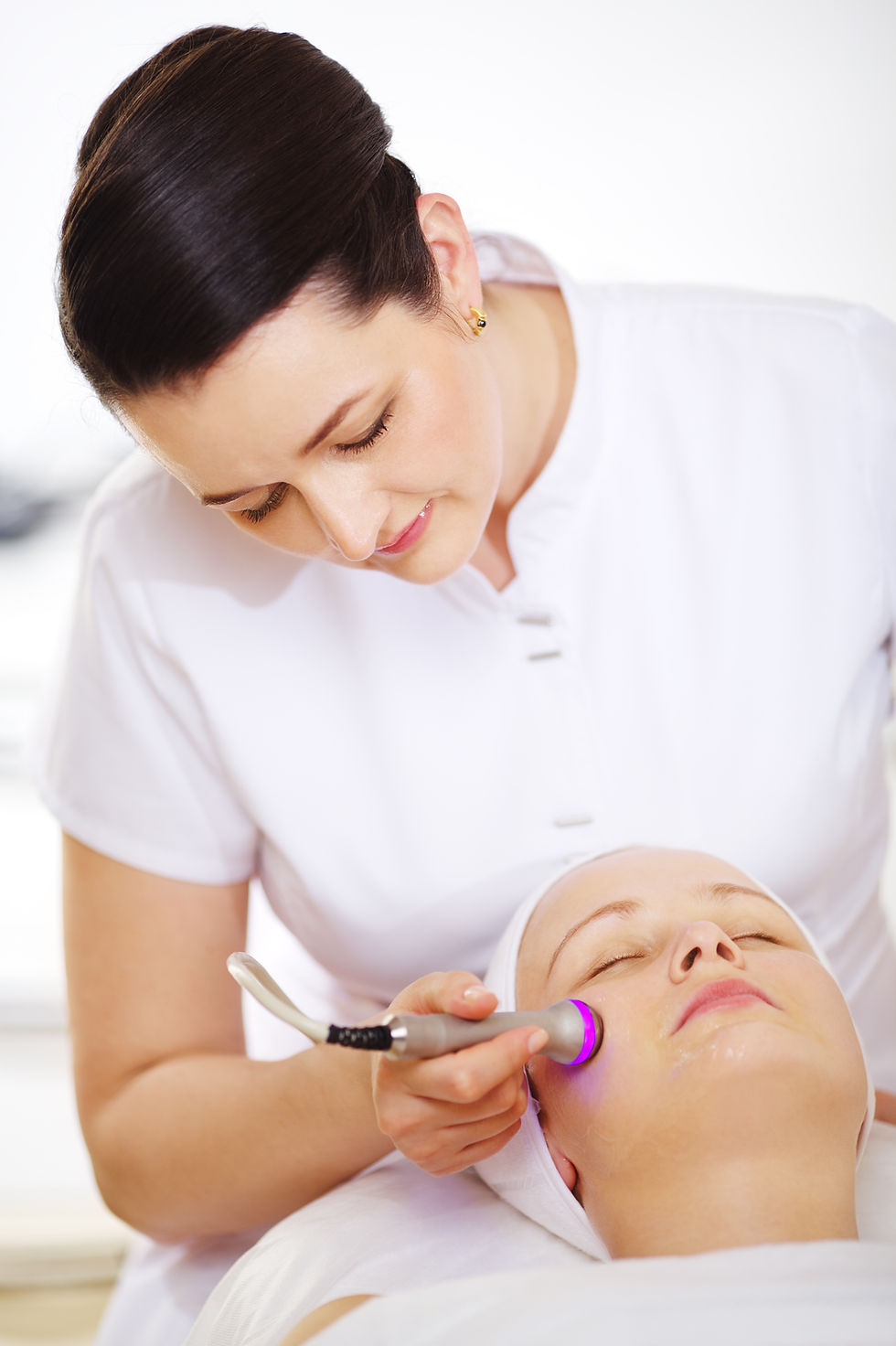 Facial Treatment Session