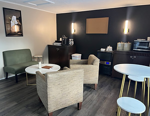 Lounge 1.jpeg