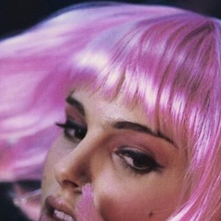 Flow with your glow #Pink #natalieportman #closer #tbt #lefrapuchic #blog #like4like #follow4follow
