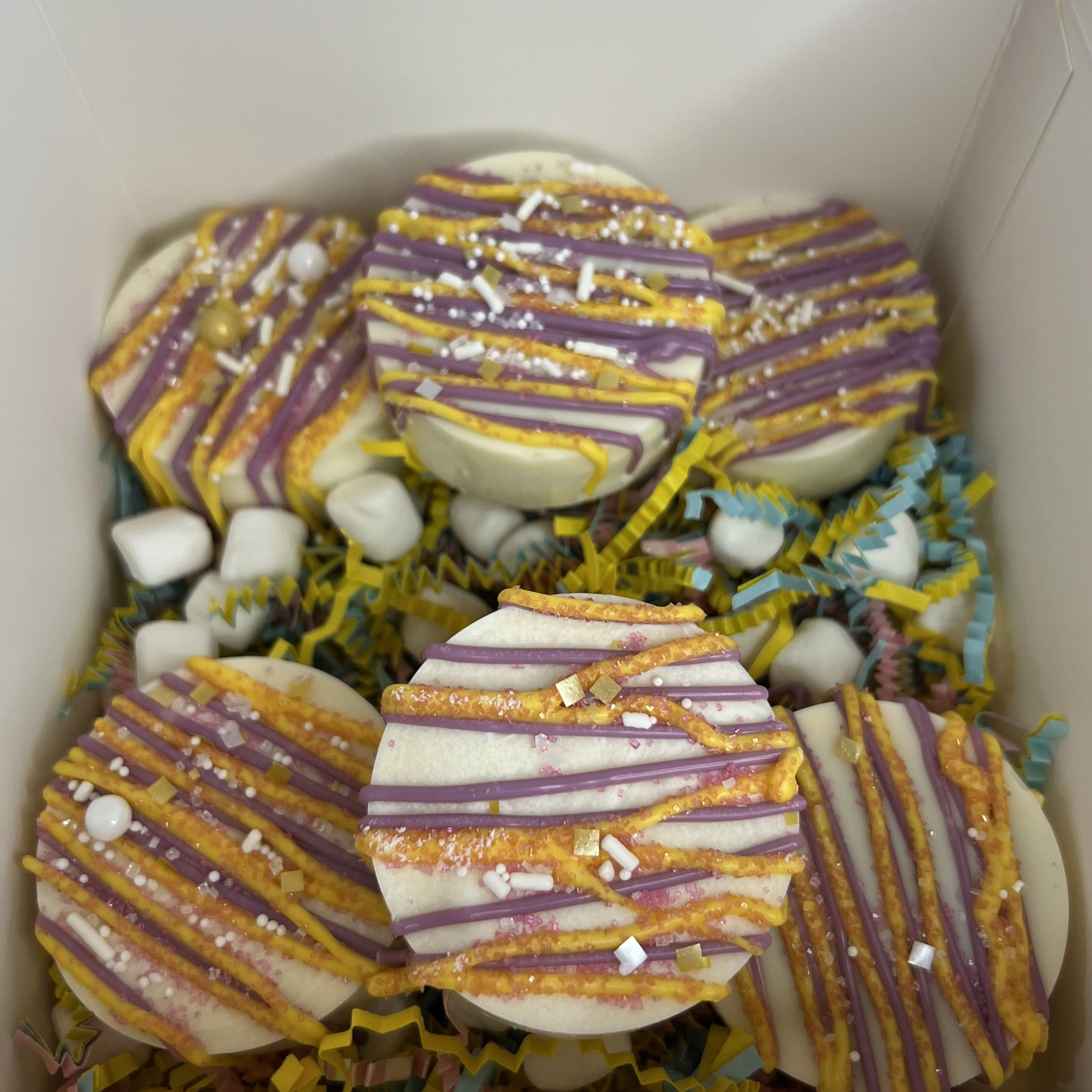 WHITE CHOCOLATE COVERED OREOS