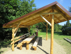 Na vrchu Osly pribudol nový prístrešok. Na mieste chystajú jubilejnú 25. púť rodín