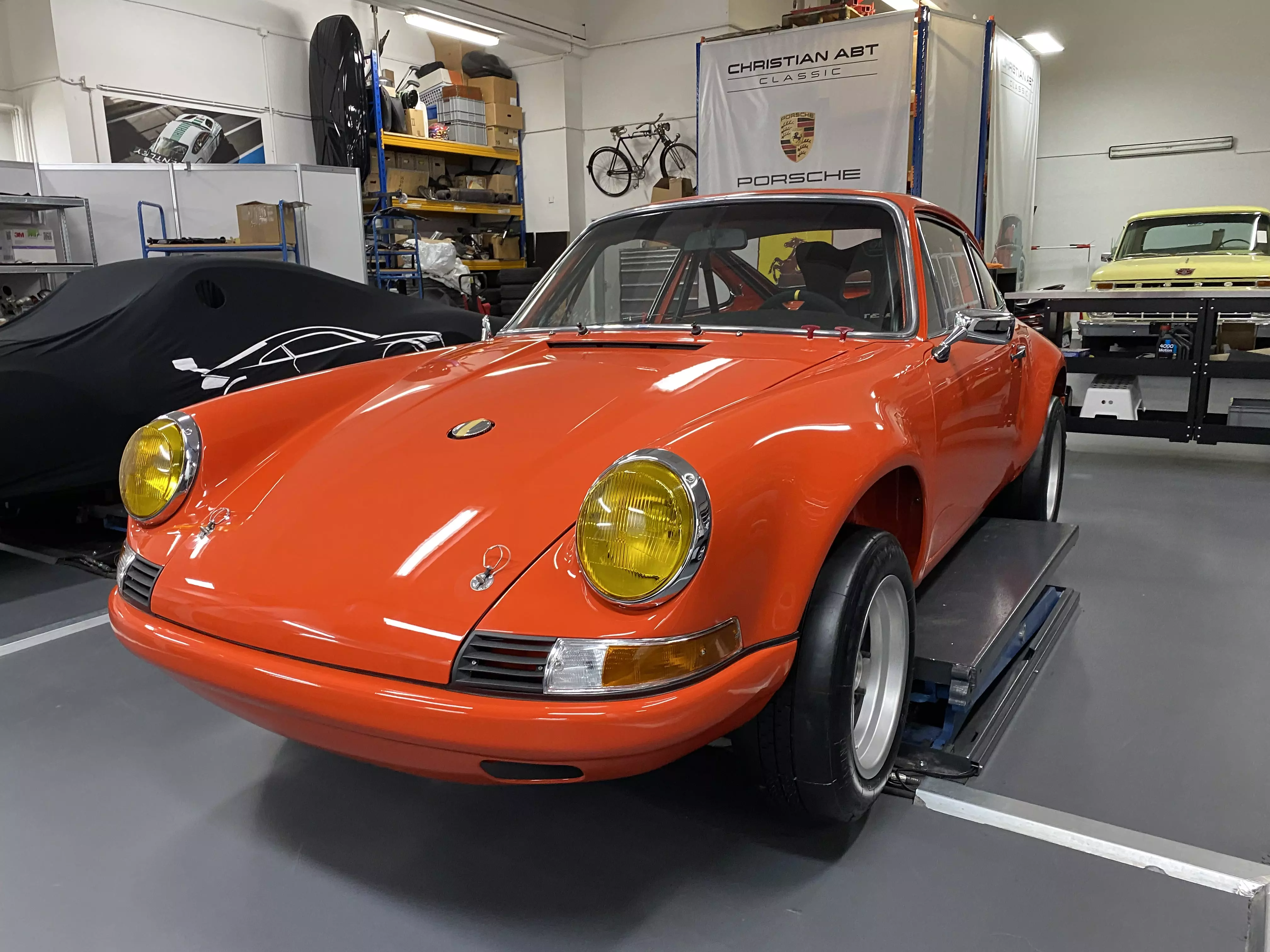 Porsche 911 ST