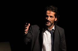 Pablo Castañón en CUERDAS - Teatro L