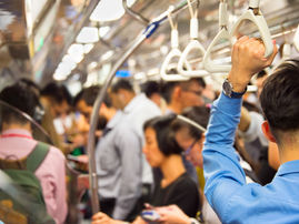 那個月入十萬卻夜夜失眠的朋友