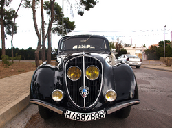 Peugeot202_frontal_edited.JPG
