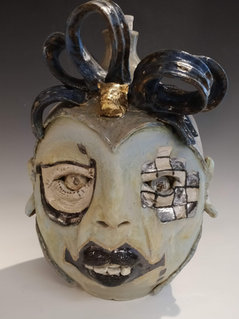 ms kitty
Drag
Facejug