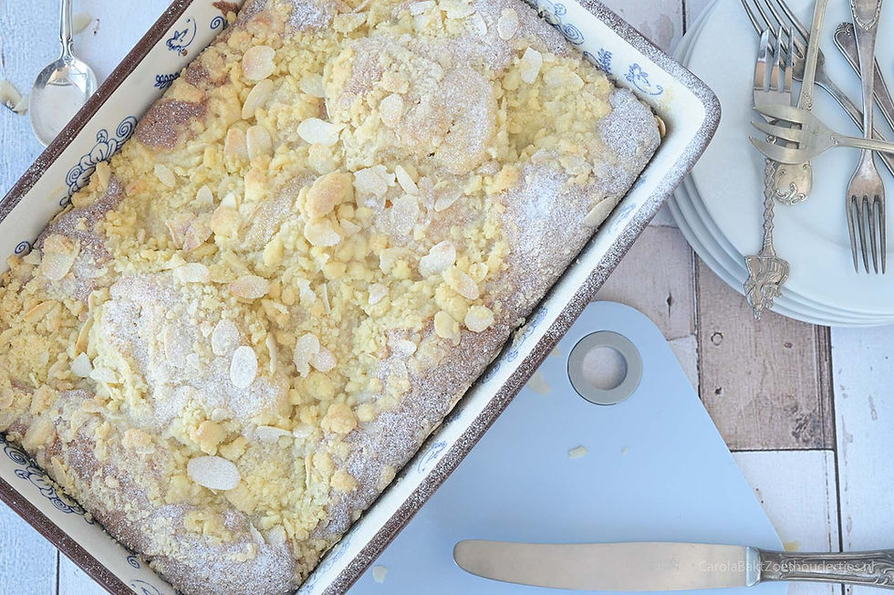 Wolkencake met fruit en kruimellaag