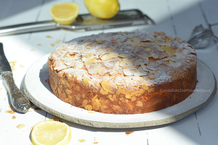 Citroen ricotta cake met geschaafde amandelen
