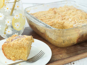 Citroencake met kruimellaag