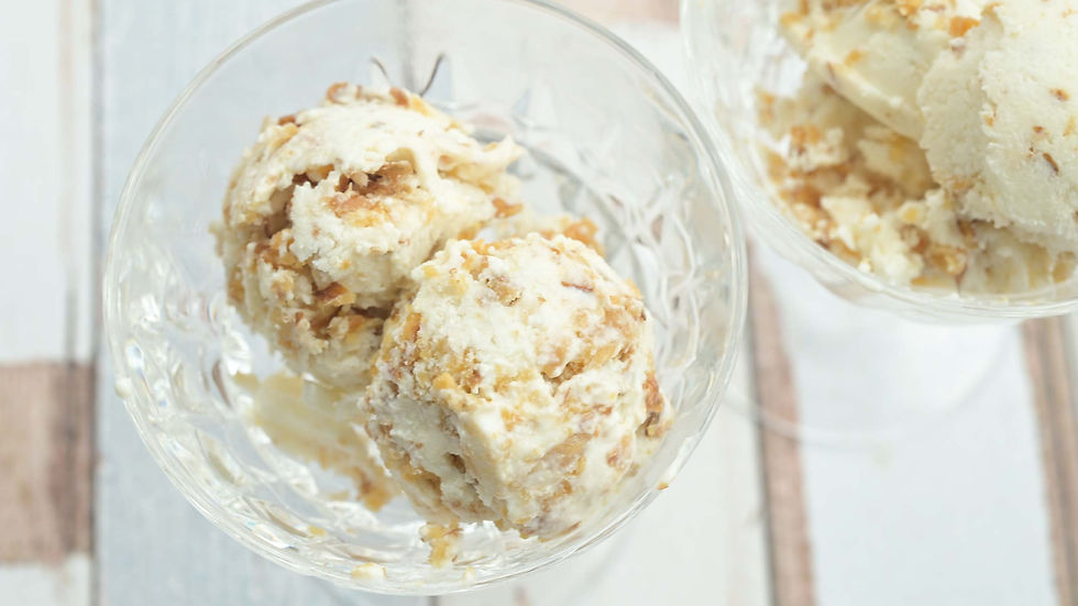 Proteinerijk ijs met cottage cheese, honing en walnoten