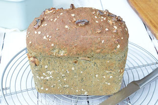 Walnoten havermoutbrood met spinazie