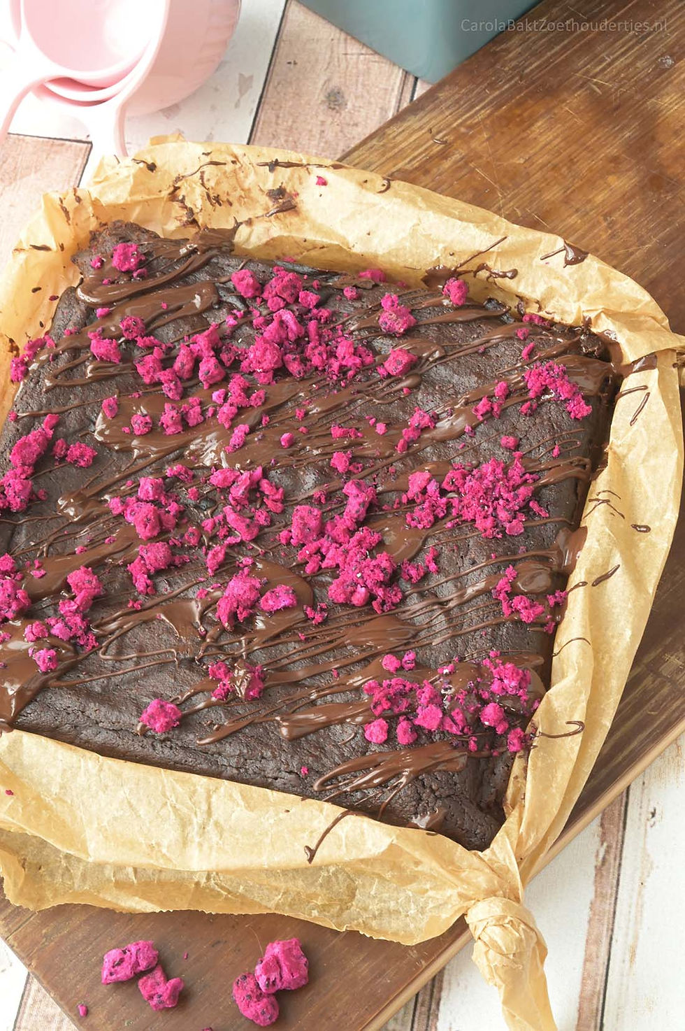 Geniet van een stukje brownie met minder koolhydraten en veel chocoladesmaak.