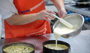 Senac oferece oficinas gastronômicas na ChocoPáscoa Gramado