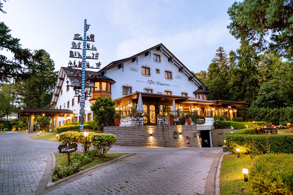 Hotel Rita Höppner - Fundado em 1958, o Hotel Ritta Höppner atravessa gerações. Em 11 de outubro irá completar 68 anos de operação, mantendo um modelo de hospitalidade que privilegia o atendimento próximo e a personalização da experiência.  No ano passado, o Ritta Höppner também foi eleito o melhor hotel boutique para casamentos e eventos do Brasil e América do Sul. A distinção Signum Virtutis foi concedida pelo Seven Stars Luxury Hospitality and Lifestyle Awards, com sede em Londres.