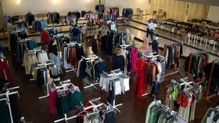 ONG Mente Viva recebe doações de roupas, calçados e acessórios entre 10 de agosto e 20 de setembro para a 3ª edição do bazar solidário em Gramado.