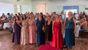 Evento: Veka Santos, de Gramado, é eleita Rainha Regional da Terceira Idade no Clube Azaleia