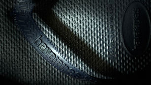 Ruído na sola: O impacto de uma publicidade mal calibrada na imagem das Havaianas.