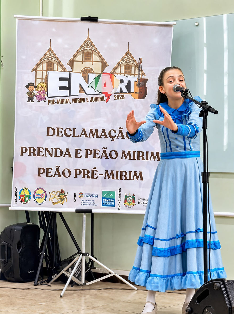 A prendinha Valentina Debus da Silva levou o nome de Gramado e do CTG Manotaço até Erechim, onde participou do Enart Mirim na modalidade Declamação Prenda Mirim.  Ela declamou a poesia “Aguaceiro” de Marcelo D’Ávila.