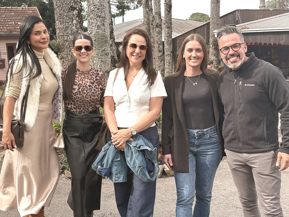 Anna França, Darliane Barbosa, Tati Noel, Susie Roux e Welerson Mota.