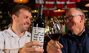Cantina Pastasciutta prepara o regalo perfeito para o Dia dos Pais, uma garrafa de vinho personalizada