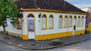 Recuperação integral do telhado vai corrigir danos no madeiramento e troca geral das telhas, mantendo a forma original. Foto: Josiele SilvA
