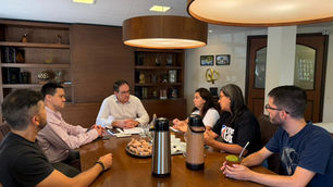 A Câmara de Vereadores de Gramado recebe representares da nova Cooperativa de Resíduos Sólidos e Economia Circular