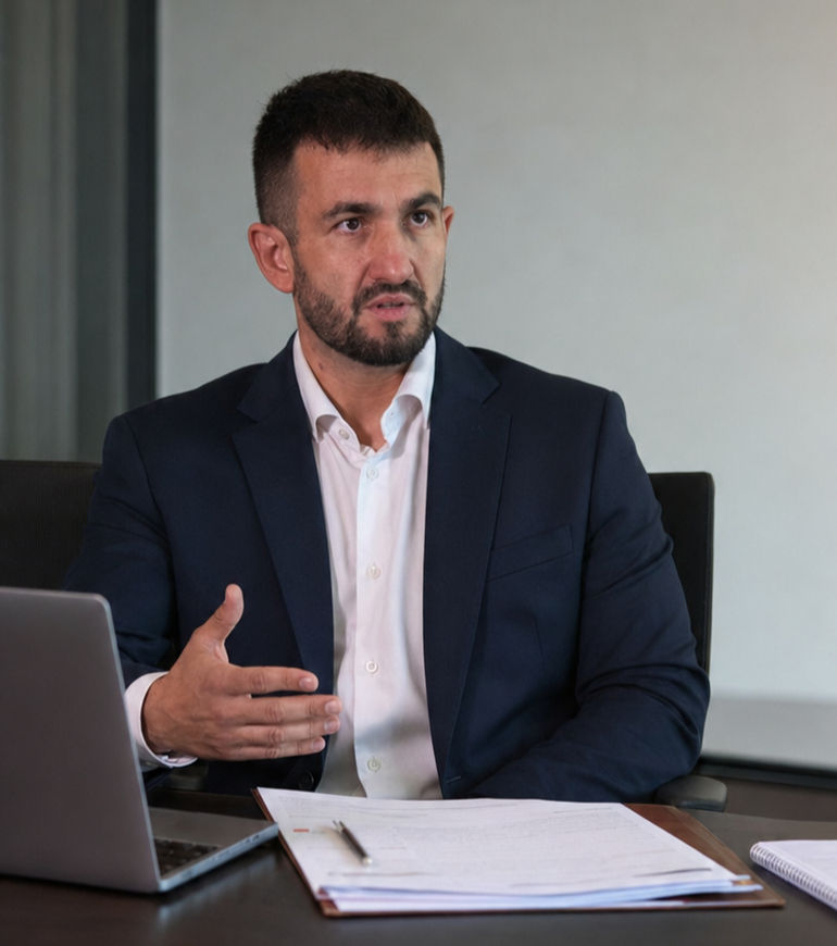 Dr. Felipe Faustino