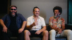 Brazilian Stuff, trio instrumental que combina música brasileira com soul e jazz