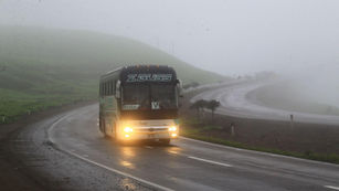 transporte coletivo rodoviário intermunicipal de passageiros do Rio Grande do Sul estão autorizadas a promover ajustes temporários nos horários e itinerários das linhas afetadas pelos bloqueios em rodovias.