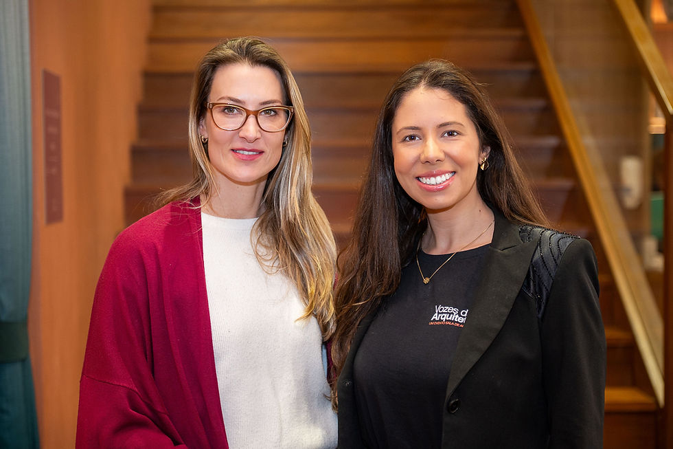 Clarissa Zanatta e a presidente Gabriela Lampert. Foto: Fábio Grison
