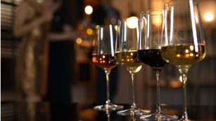 Aprenda a calcular o número de garrafas para um evento de fim de ano