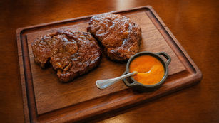 Friboi e Chama de Fogo lançam collab gastronômica no inverno de Gramado