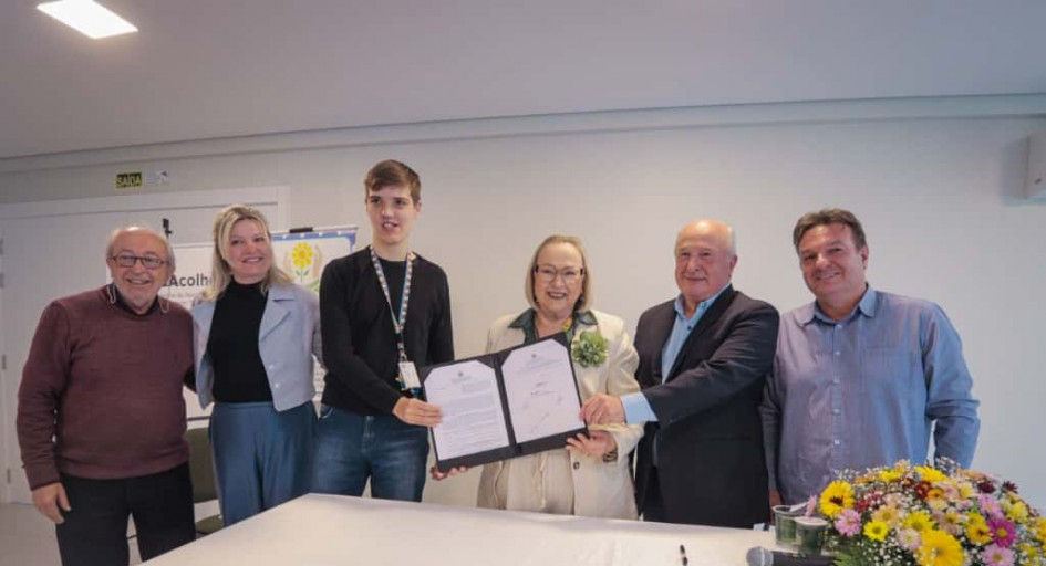 Ilton Müller, Sandra Elisa Bublitz da Silva e seu filho Arthur Bublitz da Silva, Arita Bergmann, Luia Barbacovi, Jeferson Moschem. Crédito: Divulgação