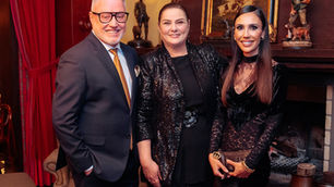 André Rigoni e Tatiana Biffi, da Rigoni & Biffi Arquitetos e Gabriela Angonese, terceiro e primeiro lugar da campanha Top Essência 2025/2026 - Crédito: Leandro Araújo