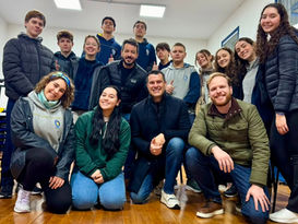 Junior Achievement: Educação empreendedora e parceria comunitária transformam realidade de estudantes em Gramado