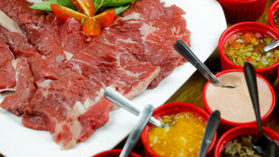 1º Festival do Fondue de Gramado, realizado entre 24 de julho e 2 de agosto, destacou a tradição gastronômica mais marcante do inverno da cidade e abriu espaço para um debate importante: a proteção da fondue de Gramado como patrimônio cultural, turístico e histórico.