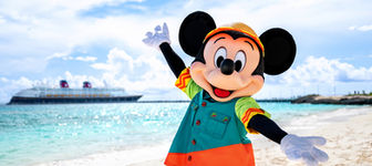 Micky infront of the Disney Cruise