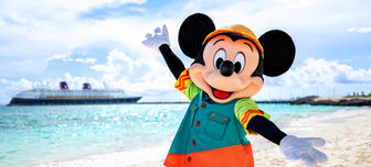 Micky infront of the Disney Cruise