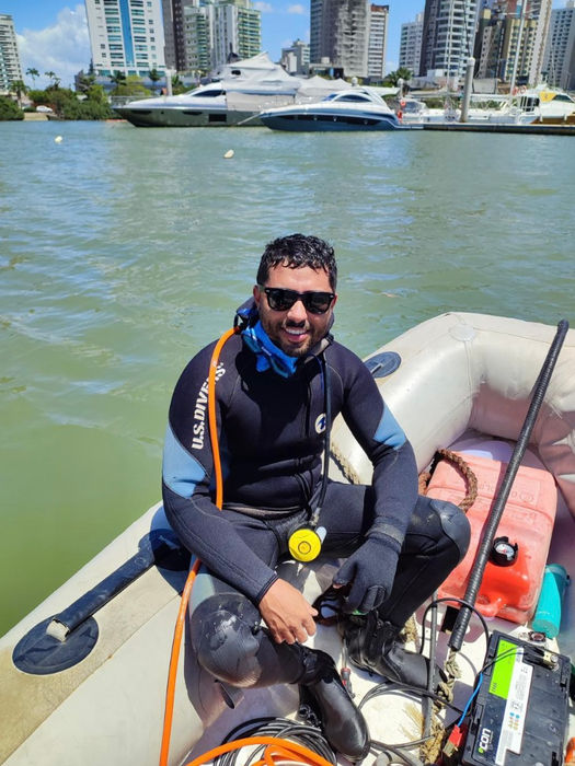 Yacht Captain Roberto Santana 