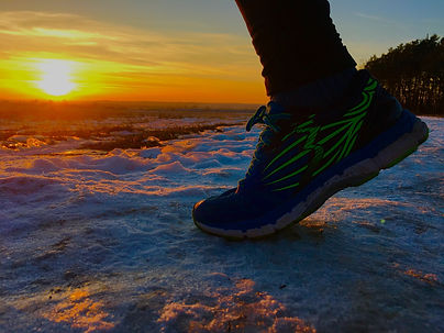 sports-shoes-2057160_1920.jpg