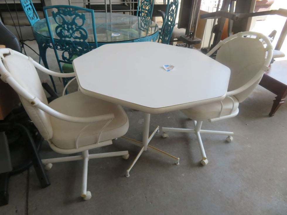 Small White Retro Table W/ 2 chairs $80.00