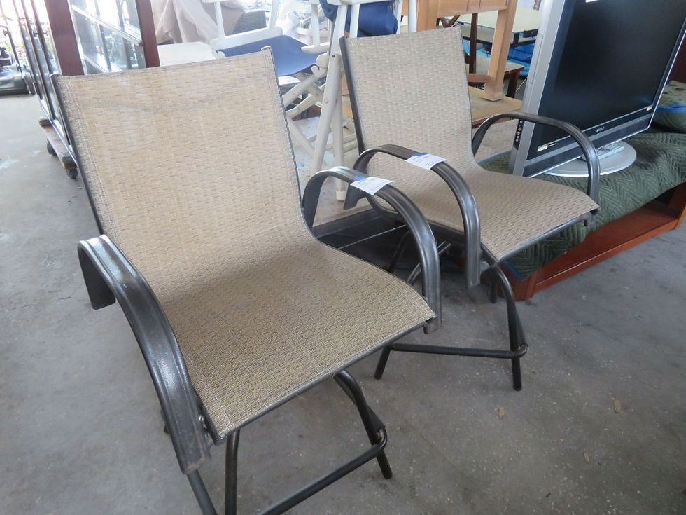 Outdoor Swivel Chair Set $118.00