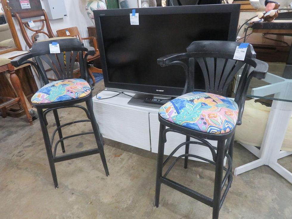 Black Bar stools set of 2 $30.00