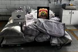 Receita apreende 800 kg de cocaína em carga de açúcar