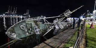 APS avalia o que fará com o navio Besnard após adernamento no Porto